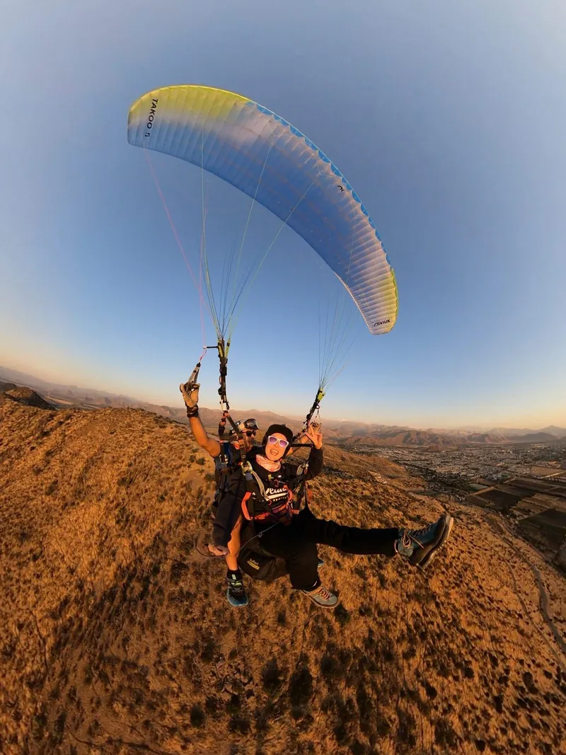 Parapente biplaza + Fotos y video en Gopro Max 360 en el Valle de Colina